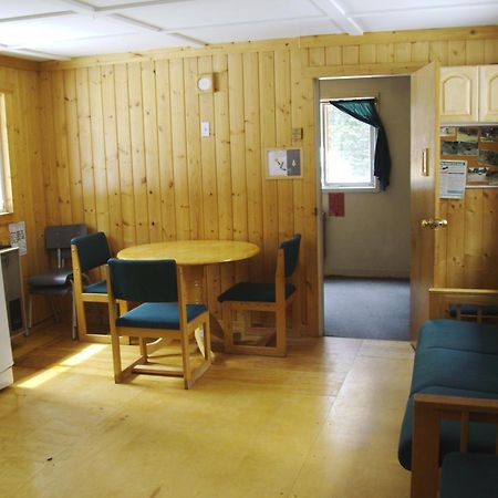 Hi Mosquito Creek - Wilderness Hostel Lake Louise Εξωτερικό φωτογραφία