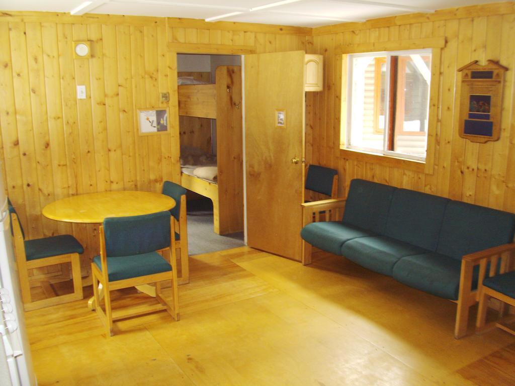 Hi Mosquito Creek - Wilderness Hostel Lake Louise Δωμάτιο φωτογραφία