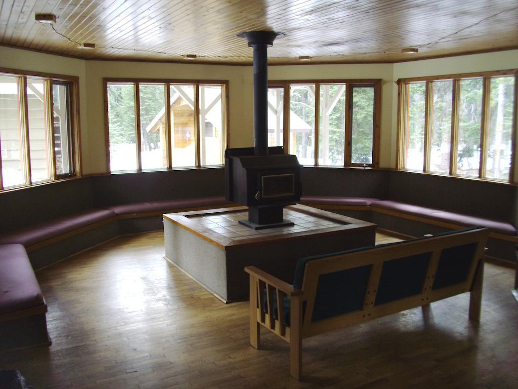 Hi Mosquito Creek - Wilderness Hostel Lake Louise Εξωτερικό φωτογραφία