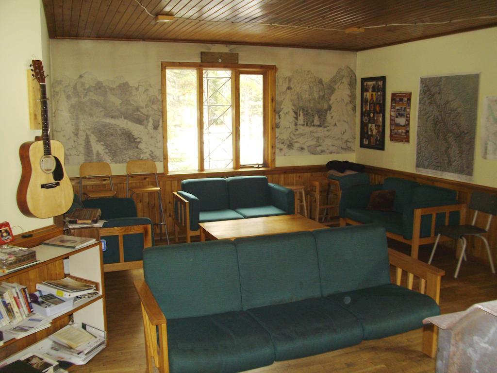 Hi Mosquito Creek - Wilderness Hostel Lake Louise Εξωτερικό φωτογραφία