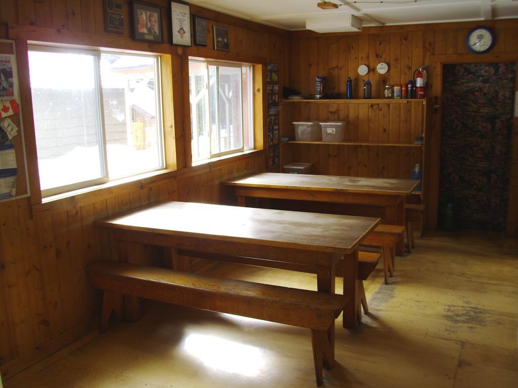 Hi Mosquito Creek - Wilderness Hostel Lake Louise Εξωτερικό φωτογραφία