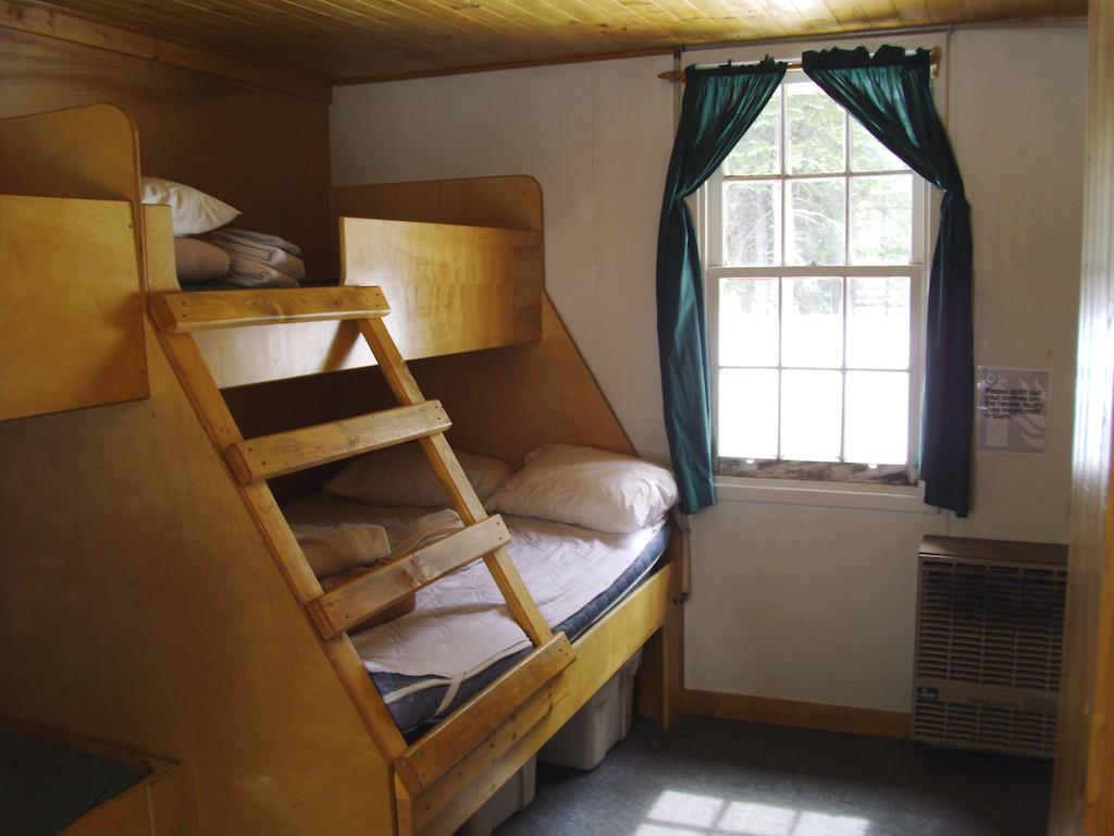 Hi Mosquito Creek - Wilderness Hostel Lake Louise Δωμάτιο φωτογραφία